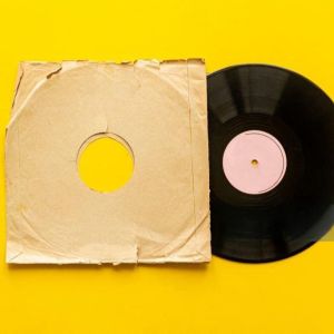 แผ่นไวนิลขนาด 12 นิ้ว vinyl recordสไตล์ดนตรีคลาสสิก ราคาพิเศษ ไม่มีปกหรือปกเสียหาย ราคาพิเศษ คุณสามารถซื้อได้ในราคาเพียง 99บาท