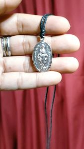 Medallia Milagrosa Silver Medal of Mama Mary Med. Size 0.75X1.13 inch. Pendant Necklace