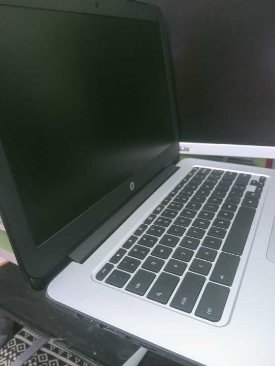 HP%20Chromebook%2014%20G3%20Intel%20Celeron%204%20GB%2016%20GB%20SSD%20WiFi%20HDMI%20webcam%20caricabatterier%20%5BREFURBISHED%5D%20window's%2010%20pro%20with%20battery%20and%20charger%20-%20Image%203