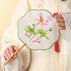 TUO29 พร้อมจี้พู่ พัดปักสไตล์จีน มือถือแบบมือถือ ลายดอกไม้ลาย พัดลม Tuan กลุ่มแฟน โบราณโบราณ พัดผ้าไหม พร็อพถ่ายภาพ