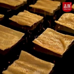 志辉变态鞋底辣片变态辣爆辣辣条儿时经典辣条鞋底辣条变态辣江西Zhihui perverted shoe sole spicy slice perverted spicy explosive spicy stripxiaiyiyi883.my20250524