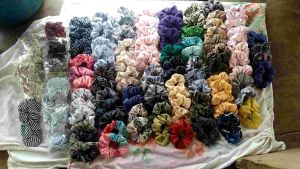 scrunchies ponytail medium size assorted 5pesos each