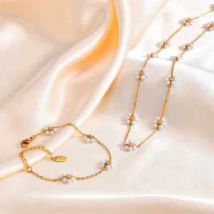 Gelang Kalung Titanium Fashion Wanita Model Bunga Mute