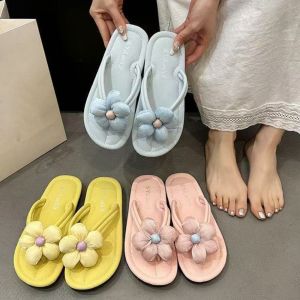 JEWELS1 ป้องกันการลื่น รองเท้าแตะชายหาด หวาน รองเท้าพื้นนุ่ม รองเท้าแตะดอกไม้ น่ารัก รองเท้าใส่กลางแจ้ง รองเท้าแตะแบบคลิปสำหรับผู้หญิง ฤดูร้อน
