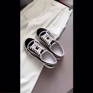 Giày vải đế tan chảy cho phụ nữ 2022 Giày thể thao mùa xuân và mùa thu mũi tròn đế dày đa năng thoáng khí tăng chiều cao buộc dây