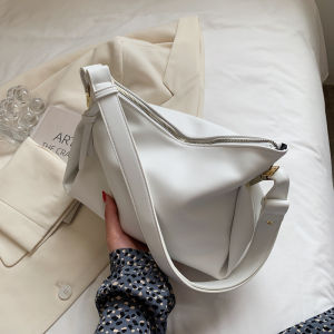 Tas Selempang Wanita Import Slingbag Wanita Tas Korea Wanita Termurah CR7802 - Bahan Premium WOL - Ukuran 28x13x19 - Berat 500 Gram (BISA COD)