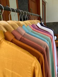 HOSC01 - Kemeja Kerja Wanita Dewasa Jumbo Bahan Katun Rayon Polos Untuk Acara Formal non-Formal Model Terbaru