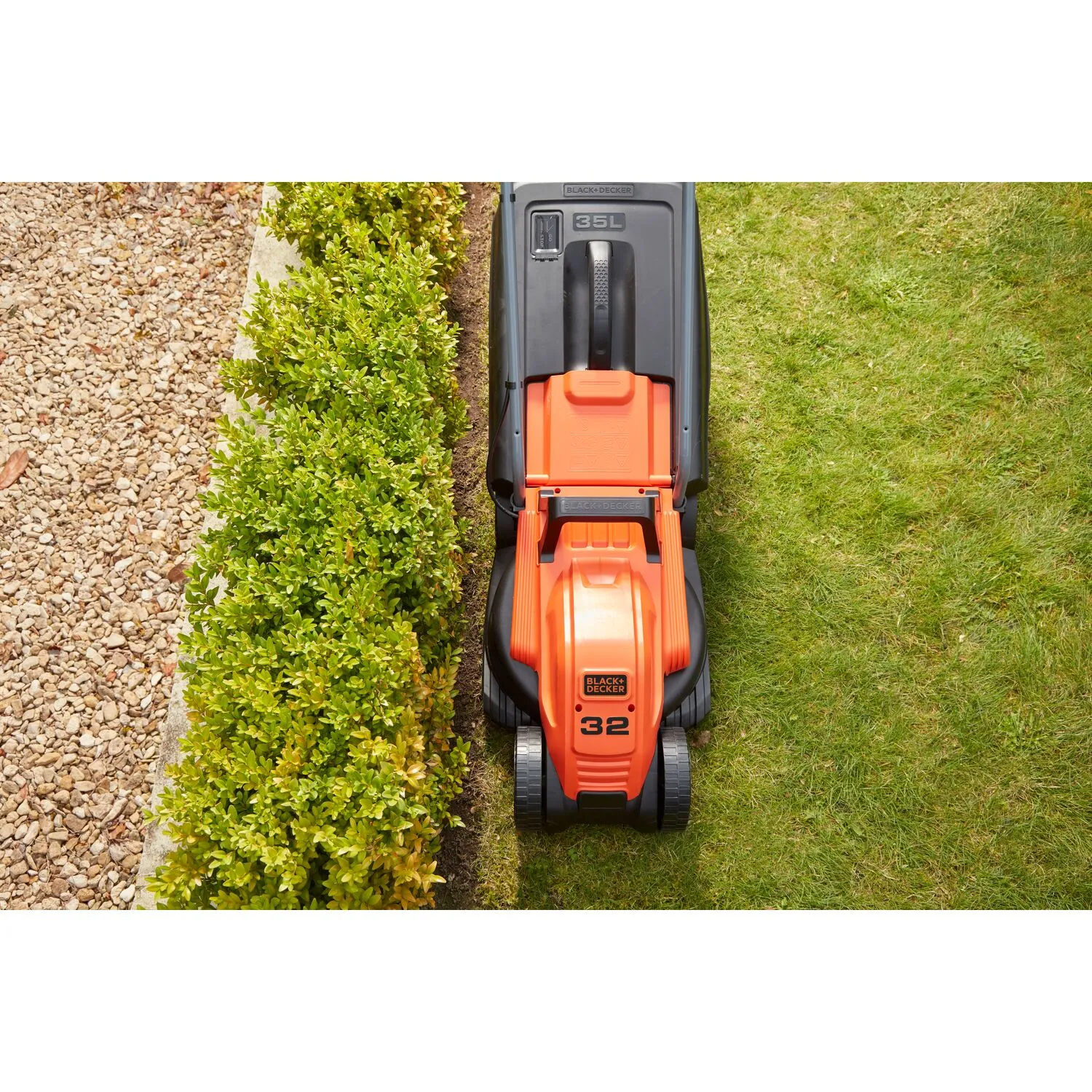 Black & Decker รถตัดหญ้าไฟฟ้า กำลัง 1200 วัตต์ หน้ากว้าง 32 ซม. รุ่น BEMW451BH-B1