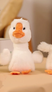 Lovely Electric Cartoon Chicken/Duck/Geese Plush Toy Soft Jumping Stuffed Toy Jumping Robotic Pet Toy for Kid Girl Gifts