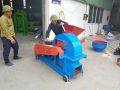 Máy băm gỗ Bình Quân chuyên dụng băm thân cây gỗ, bắp ngô, cùi ngô, xơ dừa, bã mía, cành lá, ngô hạt, ngũ cốc, đậu đỗ,..(xanh đậm ). 