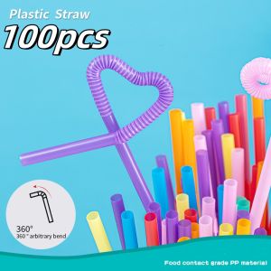 หลอดพลาสติกหลากสี100ชิ้นสำหรับห้องครัวเครื่องดื่มหลอดดื่มน้ำใช้แล้วทิ้งอุปกรณ์งานปาร์ตี้งานแต่งค็อกเทล