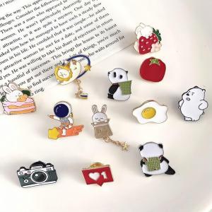 เข็มกลัดเกาหลี Ins บุคลิกภาพกระเป๋านักเรียนหญิงสดอุปกรณ์เสริมเข็มน่ารัก