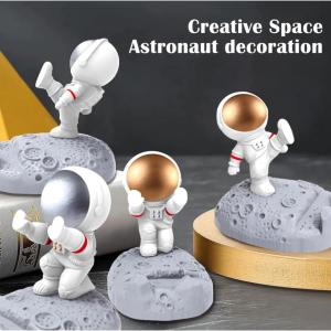 3D Astronaut Creative Phone Holder Spaceman Phone Stand Smartphone Holder For Home Office Desk Decor