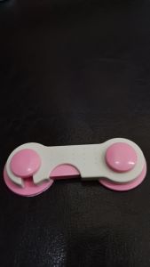 HK.Child protection safety lock 1pcs Plastic Home Door Drawer Lock Kids Protect Wardrobe Cabinet Prevent finger pressure injuries refrigerator lock Closet Lock