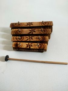 Gamelan bambu rindik kerajinan alat musik pukul daun 4