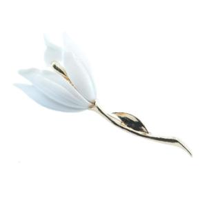 Stylish White Tulips Brooch Magnolias Flower Pin for Women Portable Accessory for Coats Backpacks Hats and More