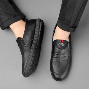 Xishop สินค้าราคาสุดคุ้ม รองเท้าคัทชูคุณผู้ชาย ดีไซน์เรียบดูดี วัสดุหนังเทียมแบบนิ่มใส่สบายน้ำหนักเบา 2 สีโทนเข้มแต่งตัวง่ายเรียบร้อยดูดี สั่งได้เลย