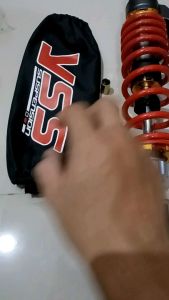 shockbreaker yss matic tabung atas 310mm dan 330mm free sarung kulit yss mio fino beat xeon scoopy vario dll