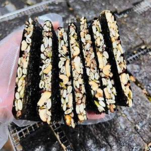 Rong biển kẹp hạt dinh dưỡng 200g - rong biển sấy kẹp ngũ cốc thơm ngon- tốt cho- đồ ăn vặt