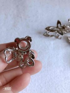Ready Stock Fashion Zaya 3cm Silver Small Hair Claw Clip Cute Premium Hair Clip Hair Accessories时尚簪雅银色刘海小抓夹巧小可爱鲨鱼夹发夹发饰头饰