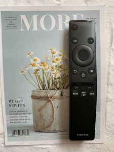 Remote điều khiển cong dùng cho tivi Samsung smart các loại smart internet.Hàng chính hãng mới 100%.