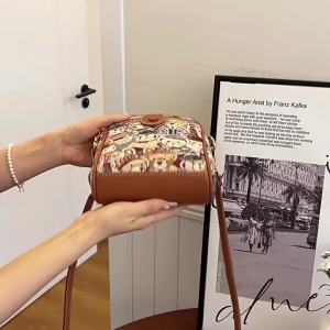 Nhà máy nguồn Beibao Thiết kế độc đáo Túi điện thoại dọc bán nguyệt Thời trang nữ Túi đa năng đeo vai chéo - S-8259