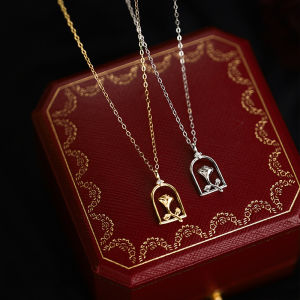 【Local Delivery】Gold Plated French Romantic Rose Pendant Necklace For Women Niche Elegant Hollow Flower Zircon Vintage Gold Clavicle Chain Valentine Gifts Fashion Jewelry Accessories Discount Sale
