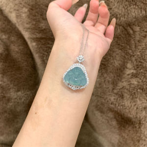 2024 สร้อยคอจี้พระศรีอริยเมตไตรยยิ้มขายดีสำหรับผู้หญิง สร้อยคอเพชรเต็มแบบใหม่สไตล์จีนที่เงางาม สร้อยคอแบบเฉพาะ