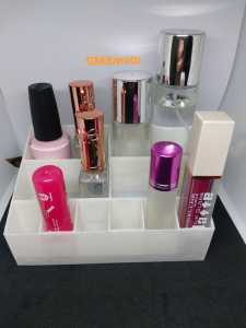 TEMPAT LIPSTIK KUTEK DAN PARFUM BOTOL 50ML 30ML 20ML 10ML (10 SLOT)