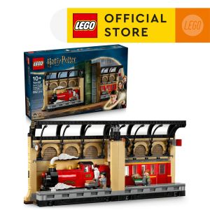 LEGO Harry Potter 76450 Book Nook: Hogwarts Express (832 Pieces)