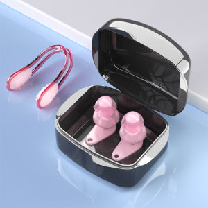 ที่อุดหู+ที่หนีบจมูก สำหรับว่ายน้ำ ที่อุดหูซิลิโคน นิ่ม แบบซิลิโคน คลิปหนีบจมูกว่ายน้ำ ที่อุดหูกันน้ำ ป้องกันน้ำเข้า พร้อมกล่อง