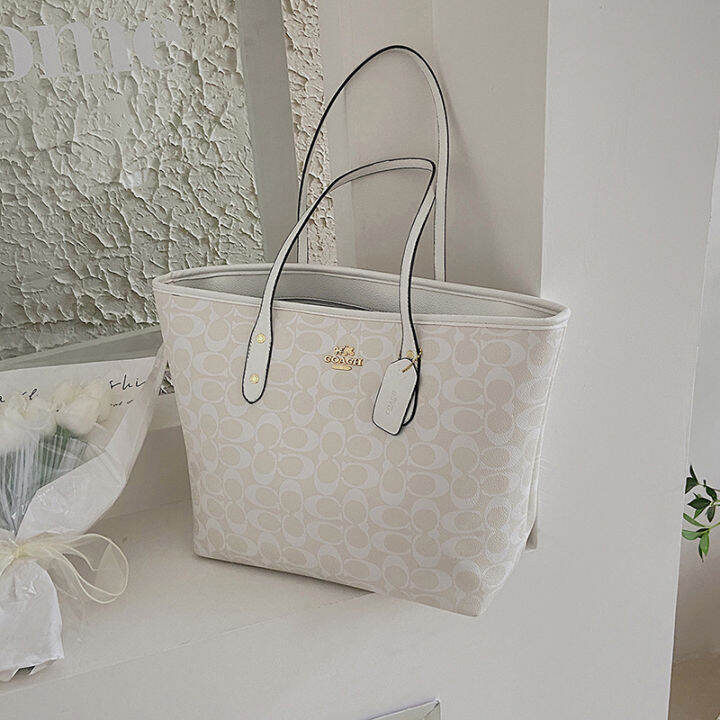 White coach 2025 tote bag