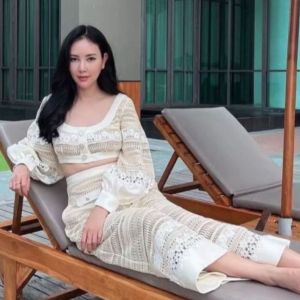 P007-024 PIMNADACLOSET - Long Puffed Sleeves Cropped Top - Lace Trim Pants Set A Class