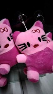 Boneka Gantungan Kaca Mobil Anak: Pilihan Karakter Hello Kitty