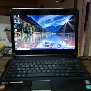 Fujitsu LH530 LapTop  Intel Core i5 M520 CPU AMD Radeon HD5000 GPU