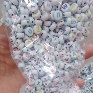 Bịch 100g hạt chữ nhựa nhiều mẫu làm handmade
