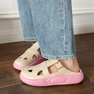 LHFriday สุดคุ้ม รองเท้าแตะแฟชั่นสำหรับคุณผู้หญิง ทรงสวยน่ารักมาก ใส่ใช้งานได้ทุกวัน ดีไซน์หัวปิดมาดูดีพื้นไม่บางมีหลายสีให้เลือก ยางพื้นนิ่มและทน พร้อมส่งทุกบ้าน