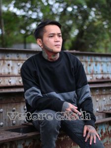 Terlaris || Sweater Crewneck Combinasi List Badan Kualitas Distro Bisa COD Bahan Tebal ID ARTWEAR