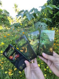 Anitu Forest Chocolate Bars 70% Dark Chocolate 3-Pack with Natural Outdoor Setting