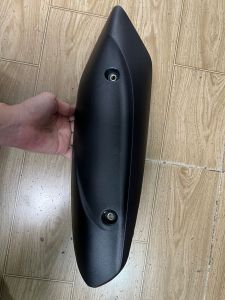 Ốp pô/ Chụp pô đen nhám xe Janus.