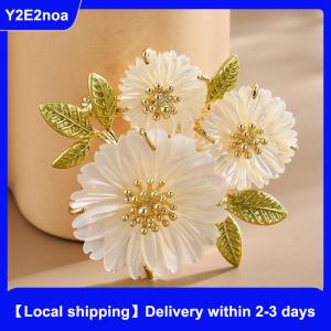 【Local shipping】 Fashion Plant Daisy Flower Brooches For Women Clothing Coat Jewelry Party Accessories Gifts