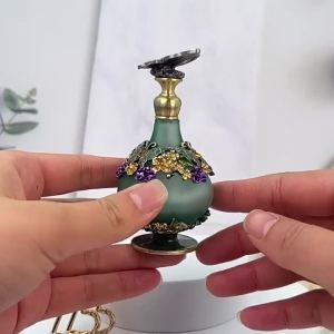 Green Butterfly Vintage Perfume Bottle Crystal Rhinestone Inlayed Decorative Perfume Bottles 25ML Empty Refillable Essential Oils Dropper Bottle Glass Perfume Bottles for Women Girl Gift