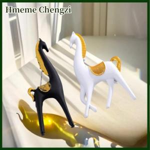 Hmeme New Creative Animal Horse Brooch Fashion Personality Pony Pin Men And Women Accessories Holiday Gift