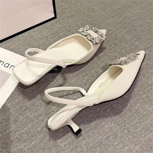 รองเท้าส้นสูง รองเท้าแฟชั่นหญิง หัวแหลม ประดับพลอยเทียม ทรงสี่เหลี่ยม สวยๆกันไปเลย สไตล์แฟรี่ เหมาะสำหรับสวมใส่และจับคู่ ไซส์ 35-42