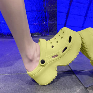 PiShops ใหม่ รองเท้าแตะหัวโตแฟชั่น เอาใจสายเสริมส้นด้วยความสูงรุ่นนี้ 3 นิ้ว วัสดุยาง EVA น้ำหนักเบาใส่เดินสบายไม่หนักเท้า พื้นนิ่มด้วยนะ มี 5 สีให้เลือก ชอบสีไหนจัดกันได้เลย