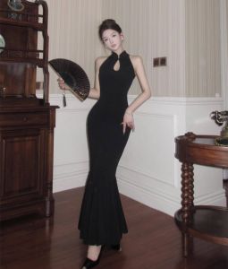 ชุดกี่เพ้ายาว2024ทันสมัยสำหรับผู้หญิงชุดรัดรูปแขนกุดดีไซน์แฟชั่นเซ็กซี่แบบดั้งเดิมเสื้อผ้าทางการยืดได้สีดำปาร์ตี้มื้อเย็นช่วงเย็น