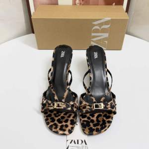 Free Shipping 2026 New Fashion Crocodile-Patterned Black High-Heeled Sandals With A Round Toe And Open Back Versatile And Casual For Women