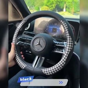 New car steering wheel cover with Qianniao grid all-season universal leather anti-slip and sweat-absorbing handlebar cover.