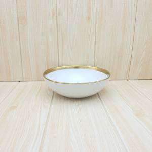 จานเซรามิค ชามเซรามิค สีขาว ขอบทอง มี 5 แบบ  จาน 7.8 นิ้ว  จาน 10.3 นิ้ว  ชาม 7 x 2.25 นิ้ว  จานทรงรี 10.1 x 10.8 นิ้ว และ จานทรงรีพื้นตาข่าย 10.1 x 10.8 นิ้ว
