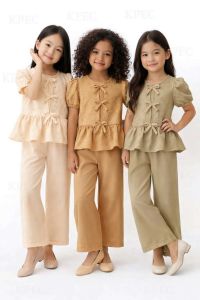 DD  Elegant Green Cotton Peplum Blouse with Ruffle Collar and Short Sleeves for Women
